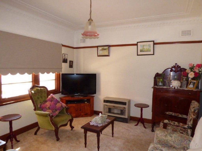 34 Crown Street, Cootamundra NSW 2590