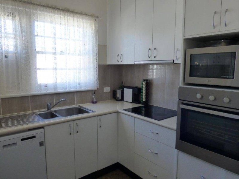 34 Crown Street, Cootamundra NSW 2590