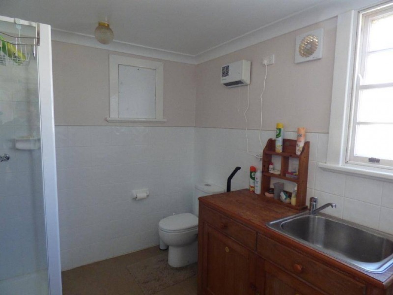 34 Crown Street, Cootamundra NSW 2590