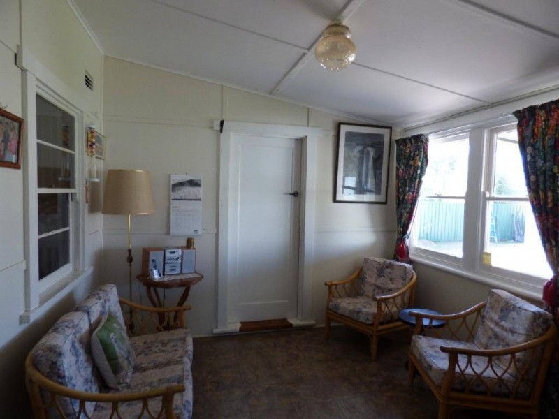 34 Crown Street, Cootamundra NSW 2590