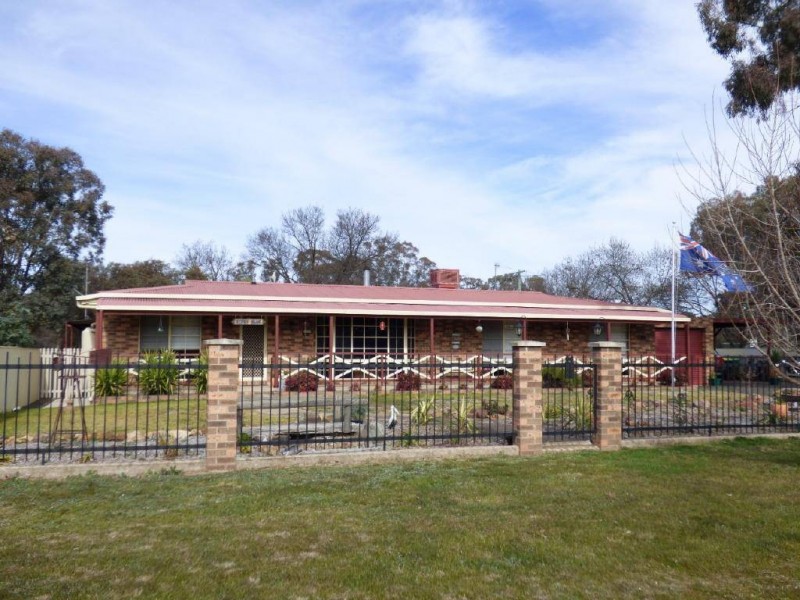 11 Wood Street, Stockinbingal NSW 2725