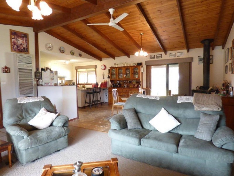 11 Wood Street, Stockinbingal NSW 2725