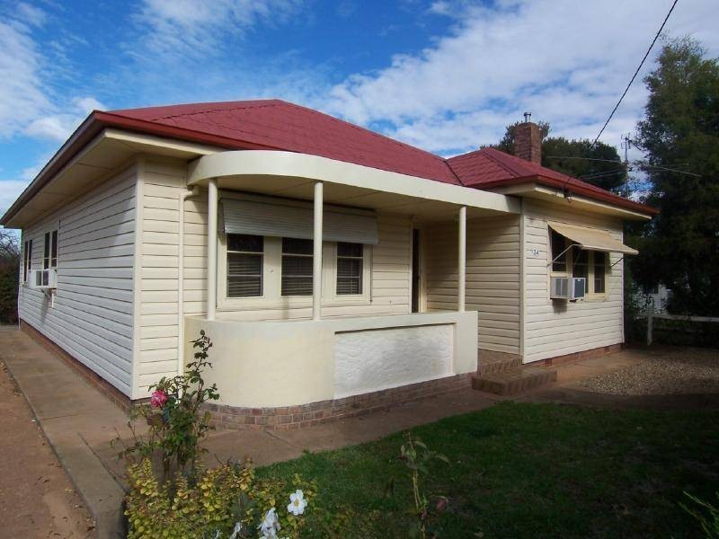 34 Crown Street, Cootamundra NSW 2590