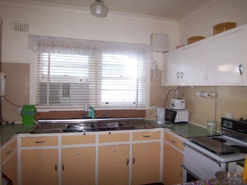 34 Crown Street, Cootamundra NSW 2590