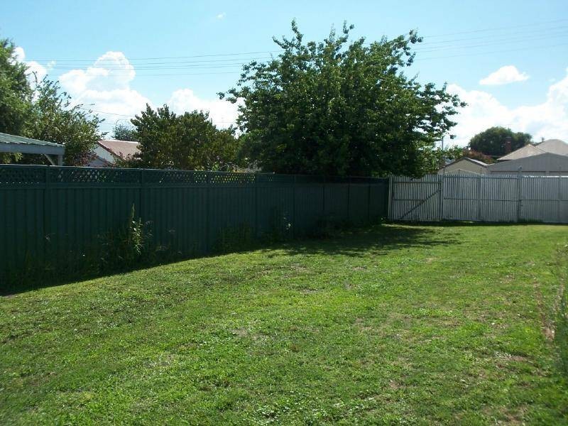 69 Hovell Street, Cootamundra NSW 2590