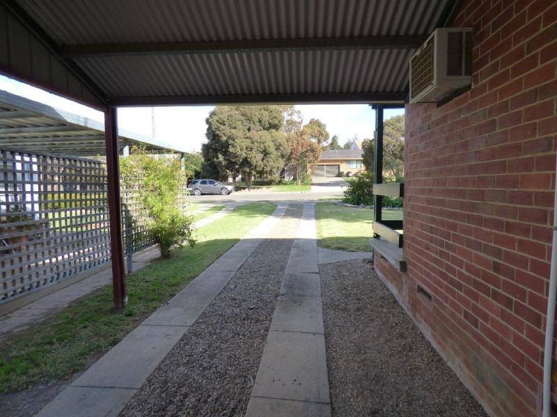 61 Cowcumbla Street, Cootamundra NSW 2590