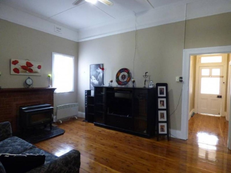 38 Florence Street, Cootamundra NSW 2590
