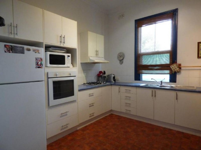38 Florence Street, Cootamundra NSW 2590