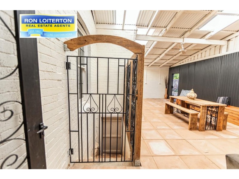 18 King Street, Young NSW 2594