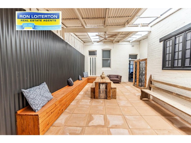 18 King Street, Young NSW 2594