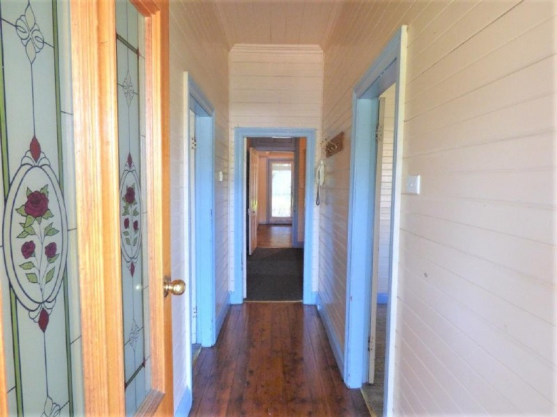 6 Gundagai Road, Cootamundra NSW 2590