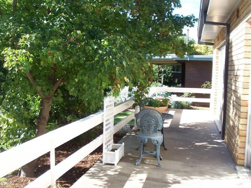 4 Poole Street, Cootamundra NSW 2590