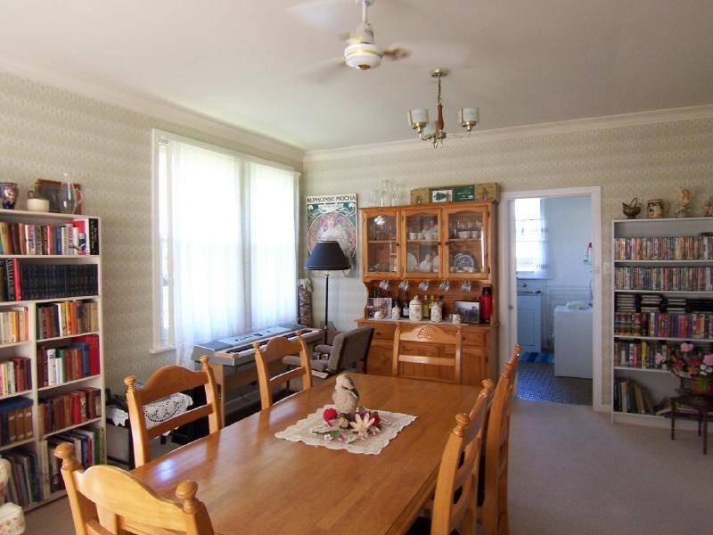 4 Poole Street, Cootamundra NSW 2590