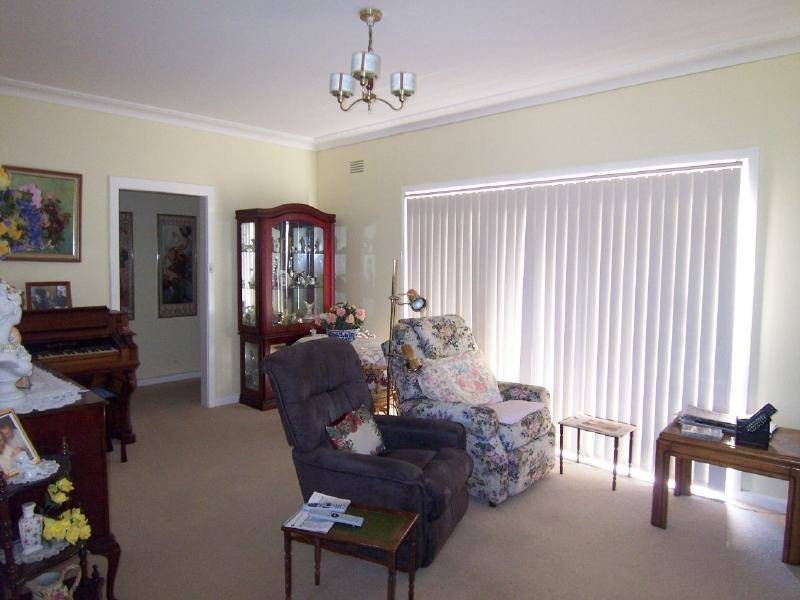 4 Poole Street, Cootamundra NSW 2590