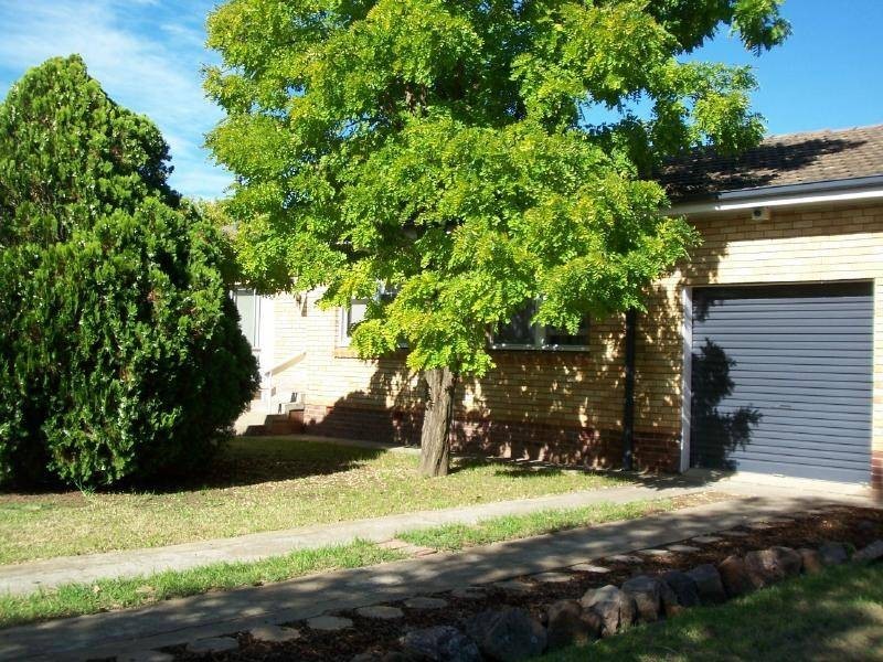 4 Poole Street, Cootamundra NSW 2590