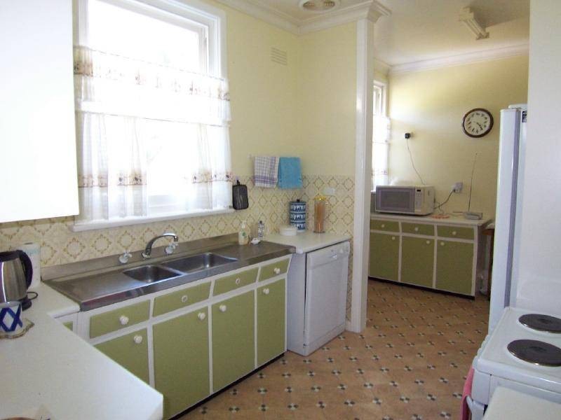 4 Poole Street, Cootamundra NSW 2590