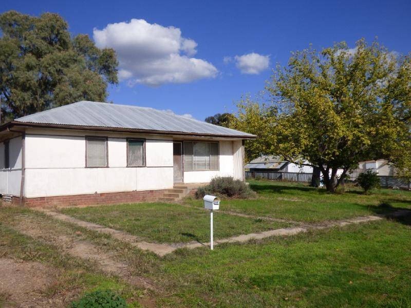 6 Bradman Street, Cootamundra NSW 2590