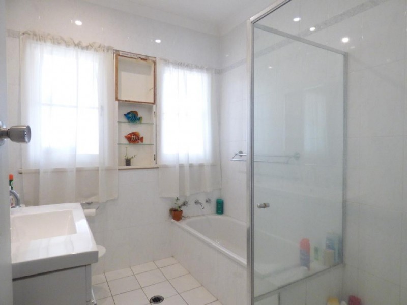 65 Crown Street, Cootamundra NSW 2590