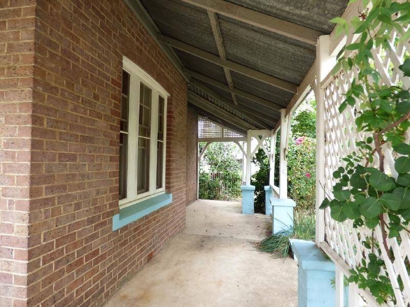 80 Thompson Street, Cootamundra NSW 2590