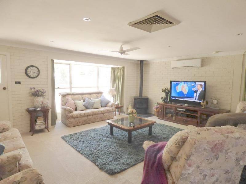 11 Byrne Street, Cootamundra NSW 2590
