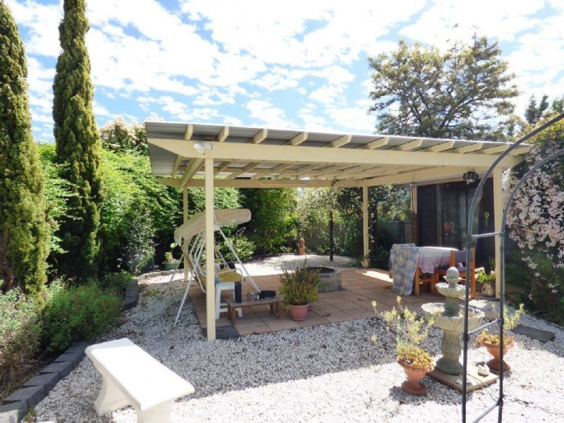 8 Kirley Place, Cootamundra NSW 2590