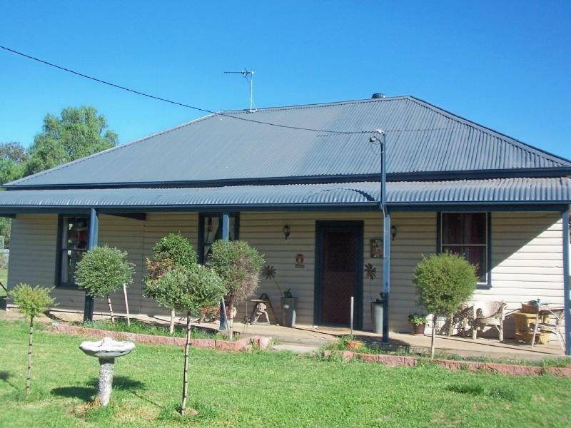 13 Hoskins Street, Stockinbingal NSW 2725