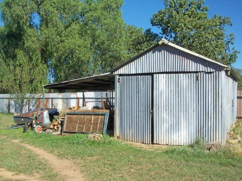 13 Hoskins Street, Stockinbingal NSW 2725