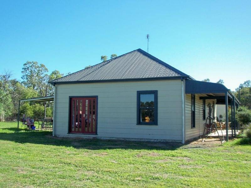 13 Hoskins Street, Stockinbingal NSW 2725