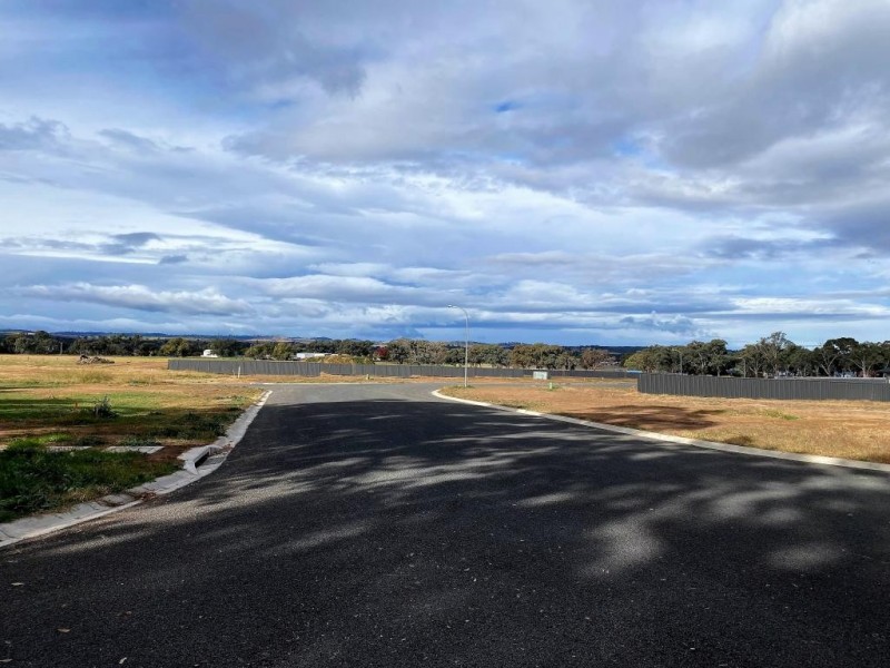 Keith Taylor Crescent, Cootamundra NSW 2590