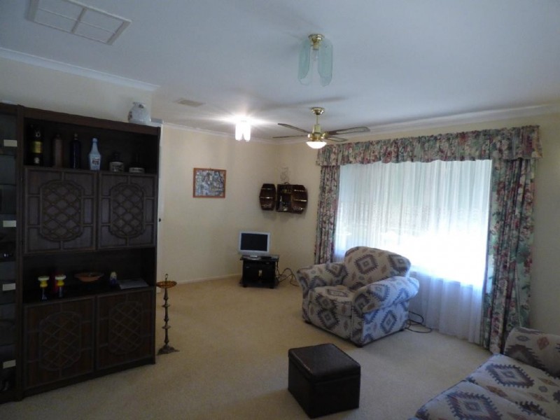 43 Centenary Avenue, Cootamundra NSW 2590