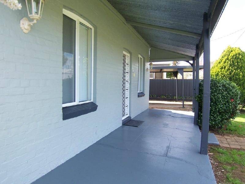 8 Barnes Street, Cootamundra NSW 2590