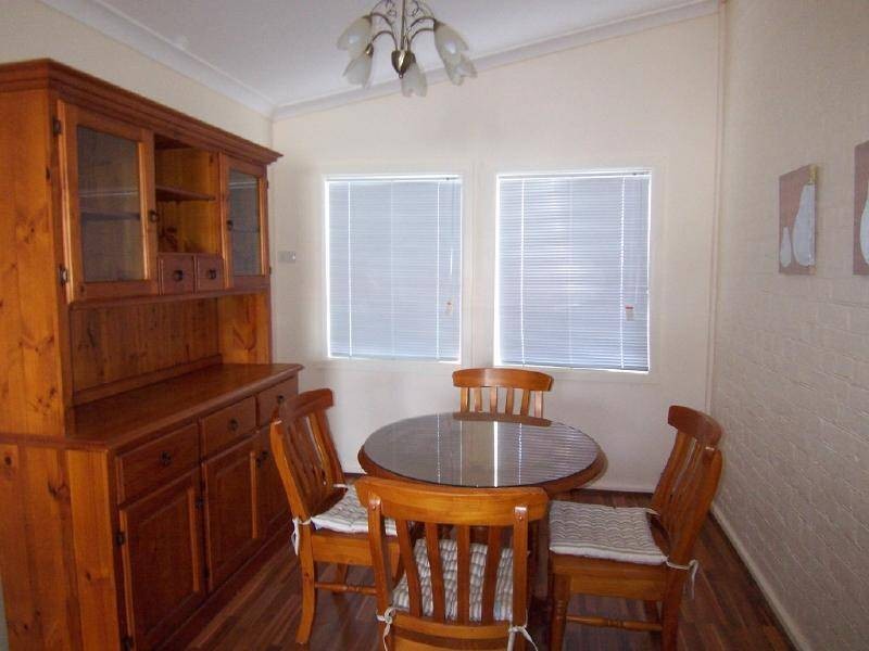 8 Barnes Street, Cootamundra NSW 2590
