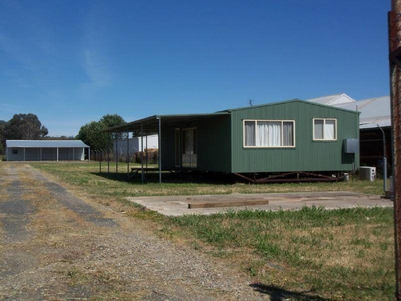 33 Yass Road, Cootamundra NSW 2590