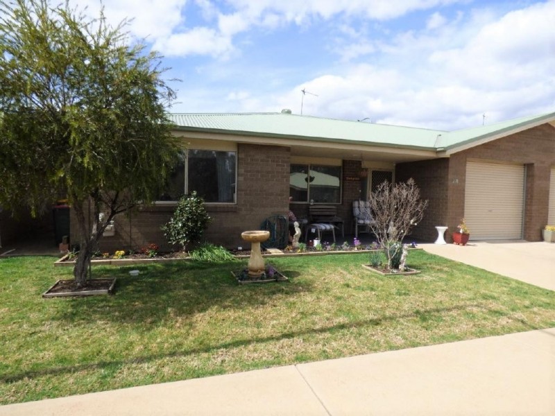 28/8 Short Street, Cootamundra NSW 2590