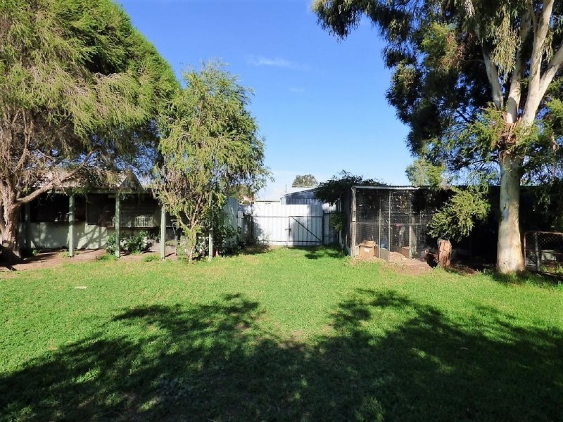 172 Sutton Street, Cootamundra NSW 2590 Ron Loiterton Real Estate