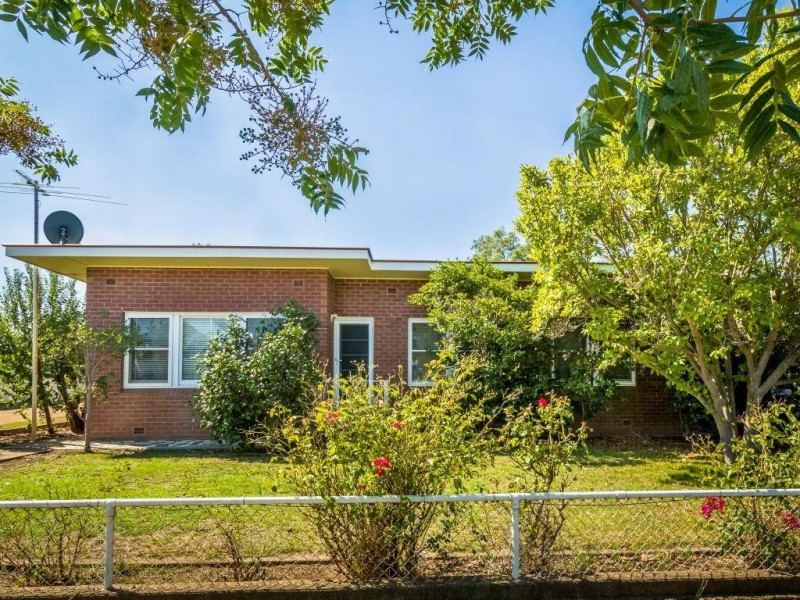 79 Temora Street, Cootamundra NSW 2590