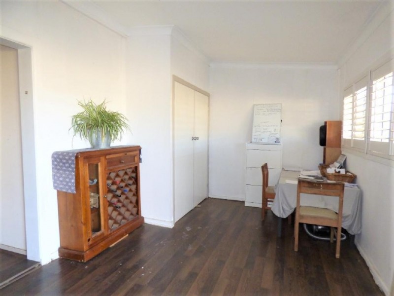 8  Warren Street, Cootamundra NSW 2590