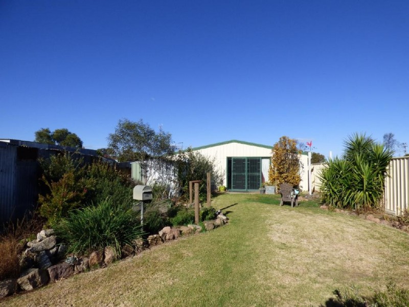 8  Warren Street, Cootamundra NSW 2590