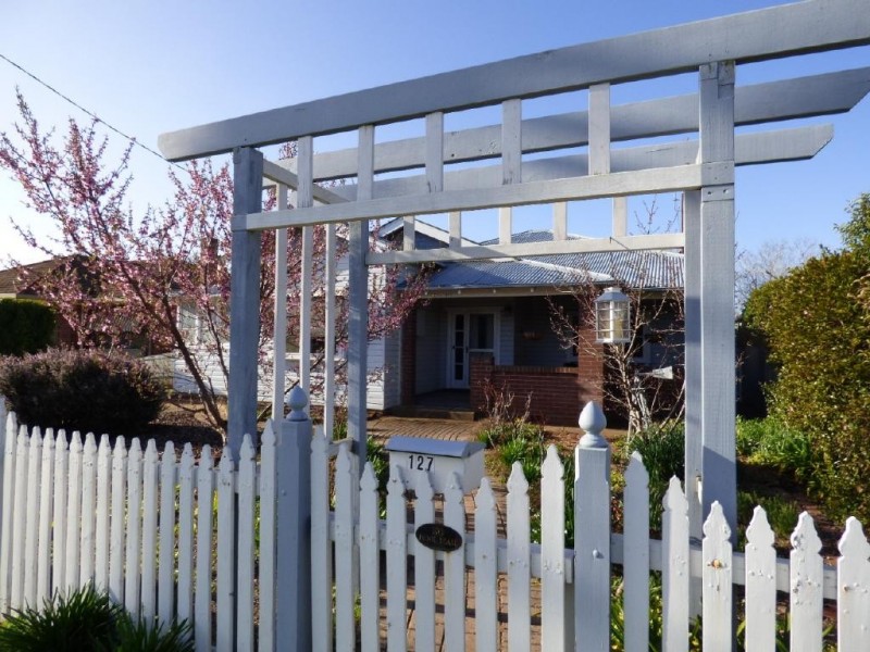 127 Temora Street, Cootamundra NSW 2590