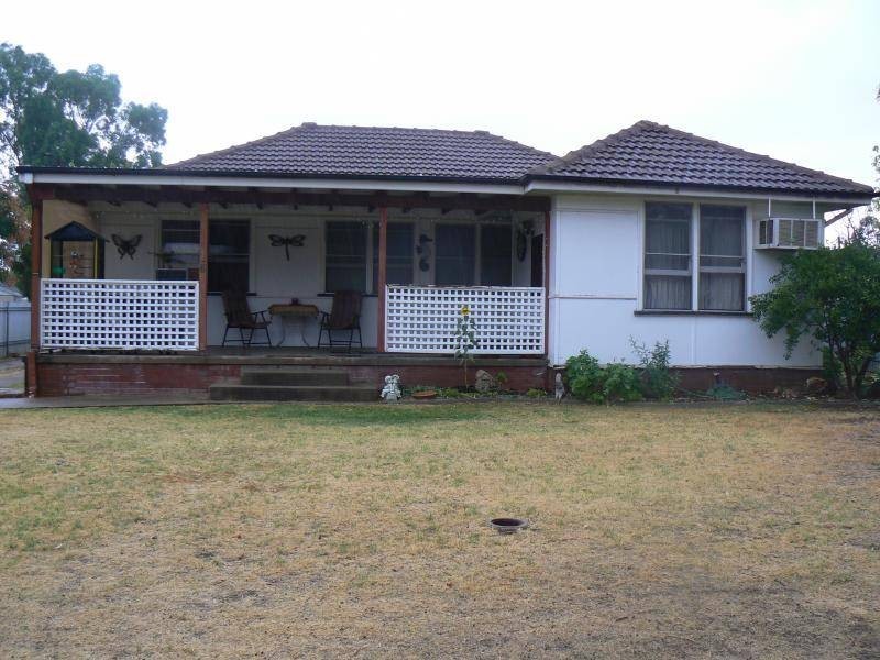 16 John Street, Cootamundra NSW 2590