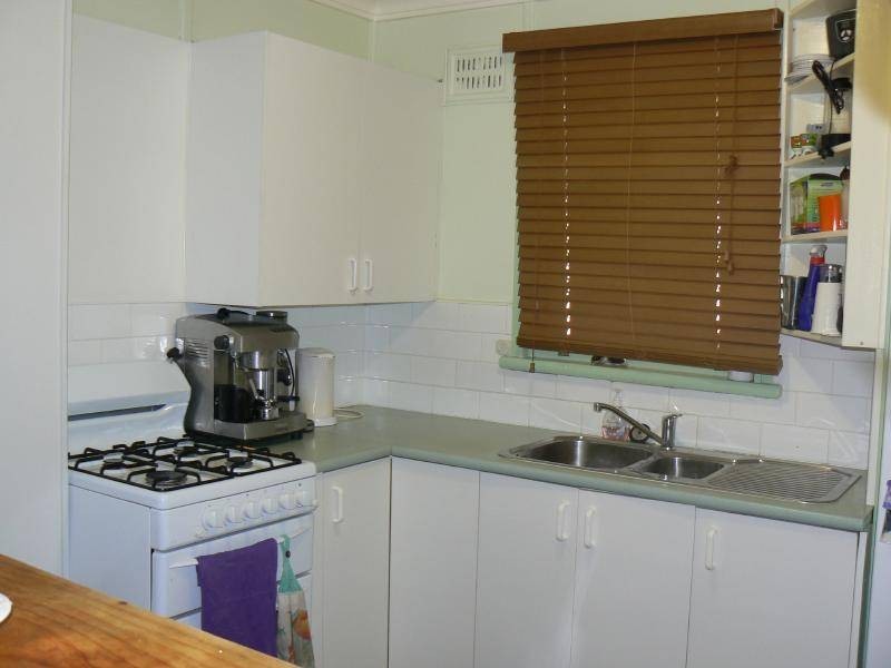 16 John Street, Cootamundra NSW 2590