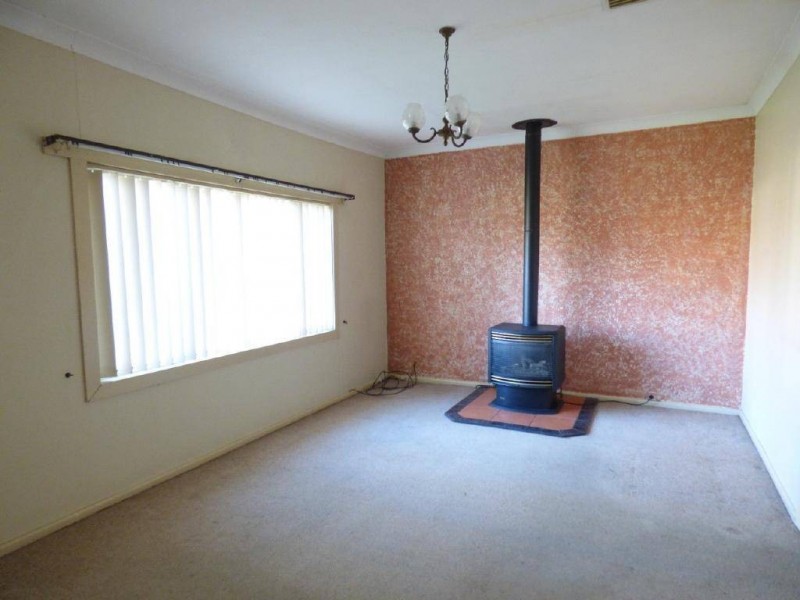 83 Berthong Street, Cootamundra NSW 2590