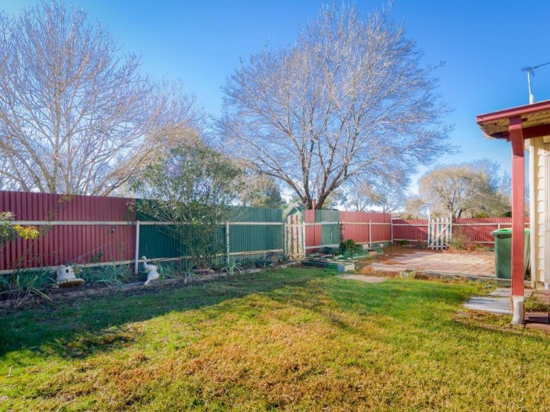 83 Berthong Street, Cootamundra NSW 2590