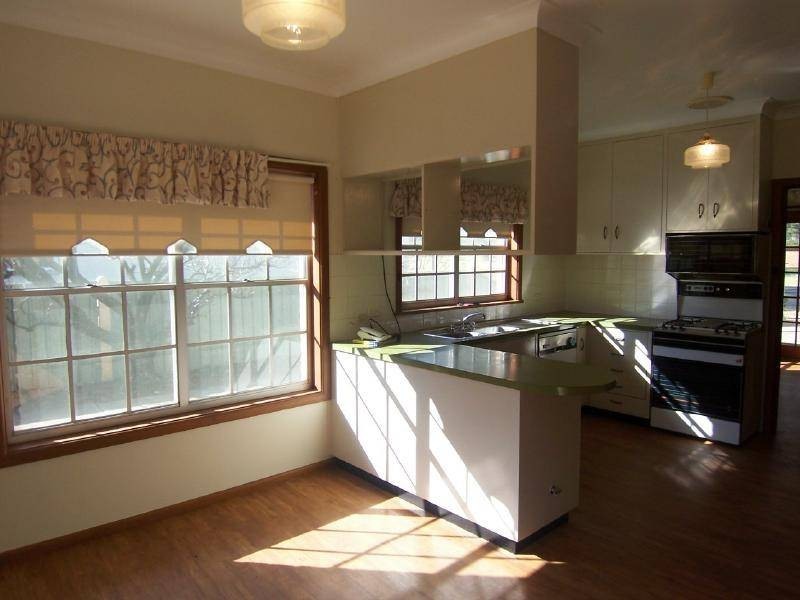 43 Thompson Street, Cootamundra NSW 2590