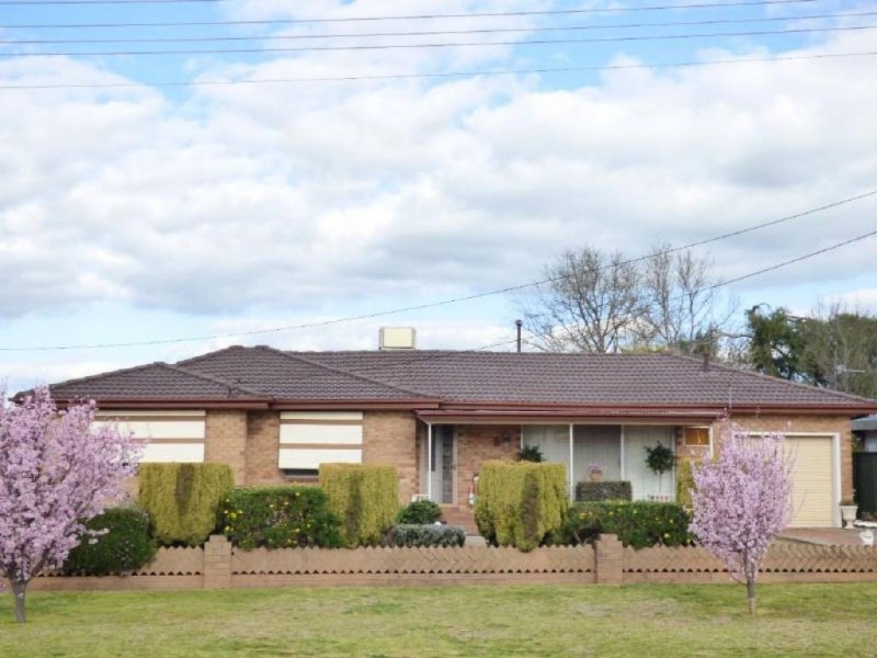 44 Centenary Avenue, Cootamundra NSW 2590