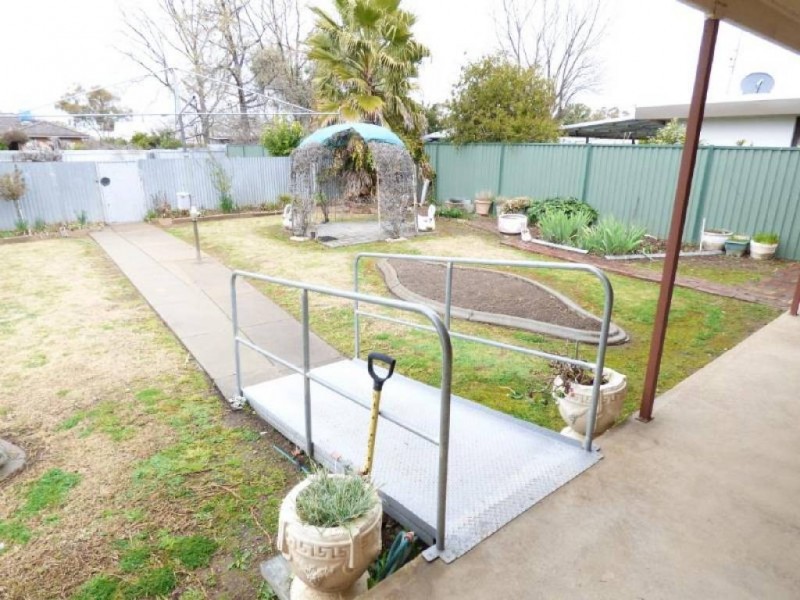 44 Centenary Avenue, Cootamundra NSW 2590