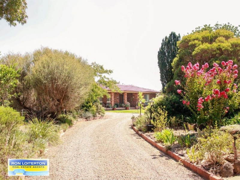 71 Cutler Avenue, Cootamundra NSW 2590