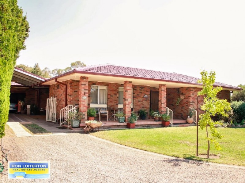 71 Cutler Avenue, Cootamundra NSW 2590