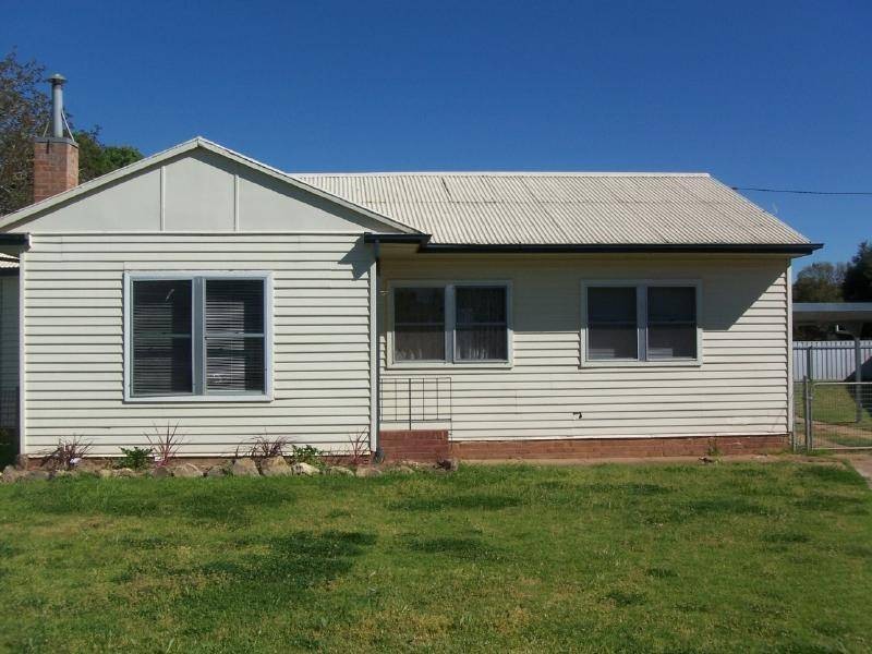 5 Wall Avenue, Cootamundra NSW 2590