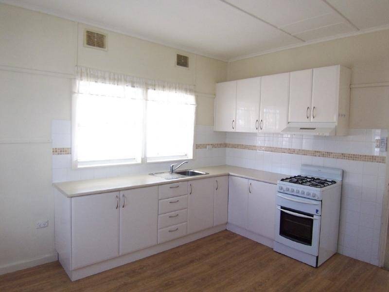 5 Wall Avenue, Cootamundra NSW 2590